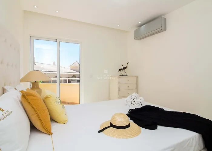 Jacaranda - By Dalma Portuguesa Apartament *