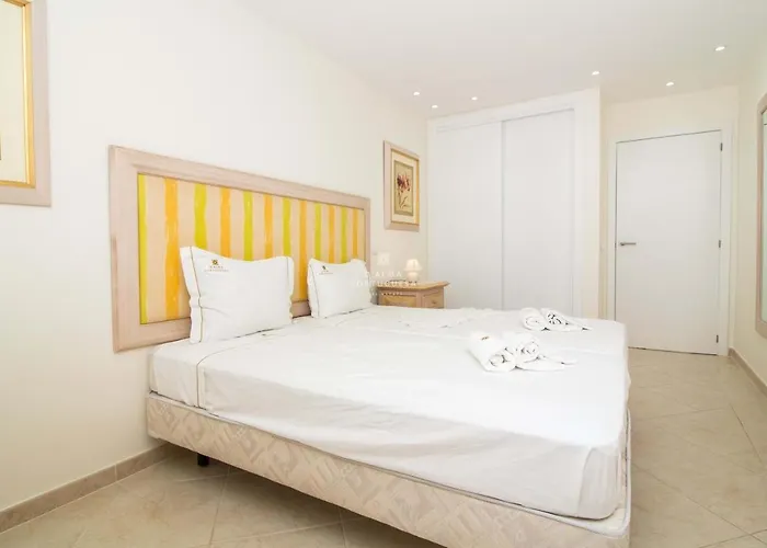 Jacaranda - By Dalma Portuguesa *